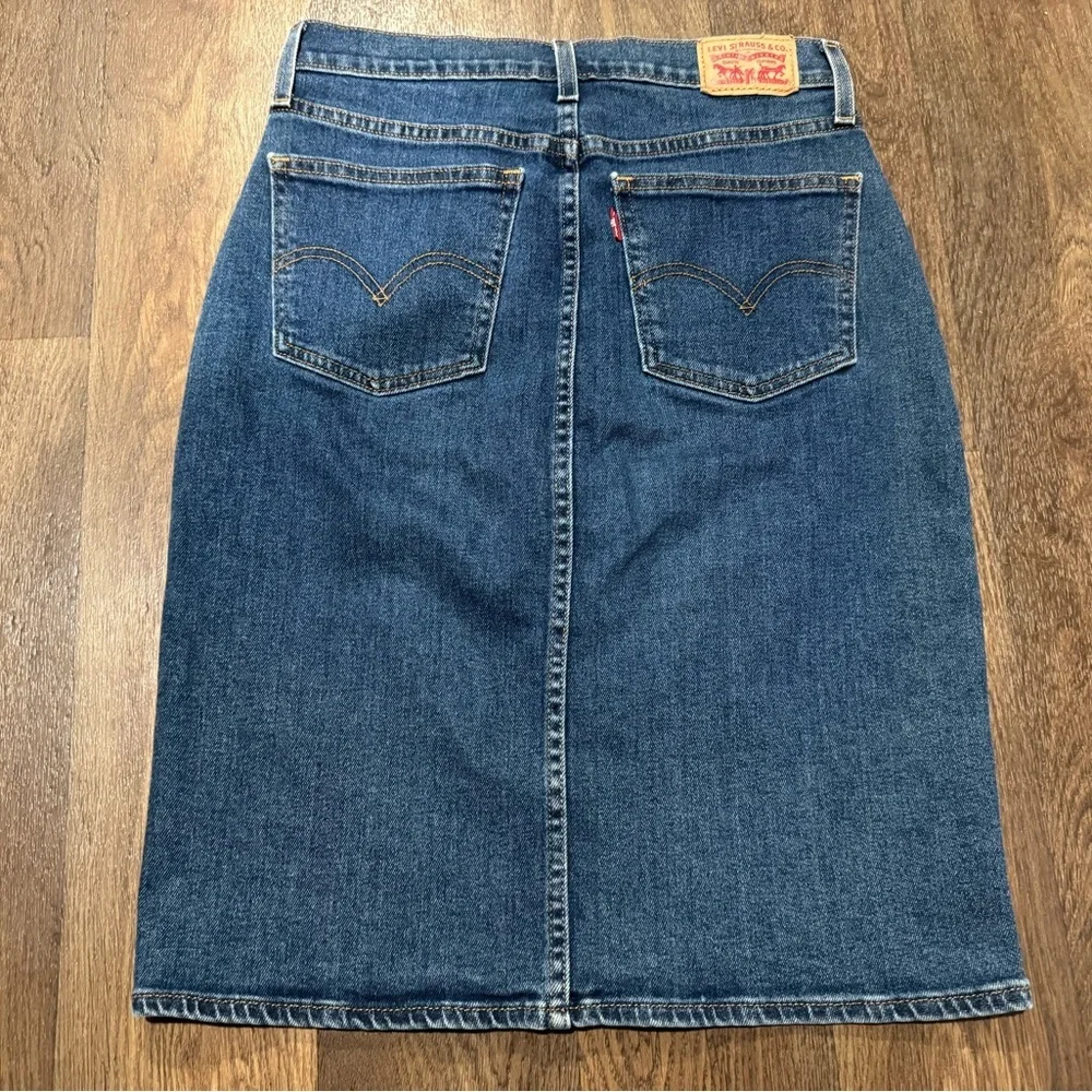 Levi's Denim Jean Skirt Women's Size 25 A-Line Button Up Front Knee Length